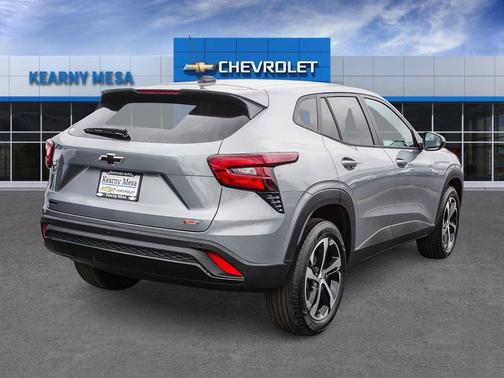 Sterling Gray Metallic 2026 Chevrolet Trax 1RS