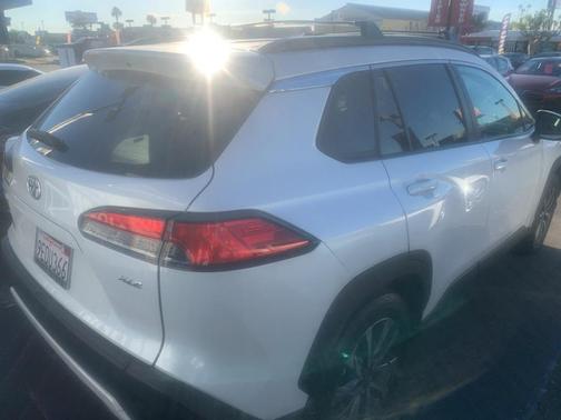 2023 Toyota Corolla Cross XLE