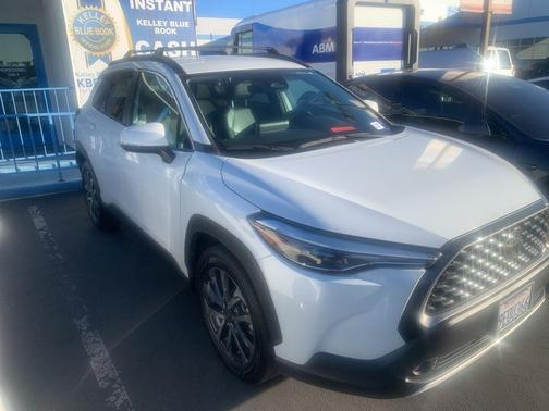 2023 Toyota Corolla Cross XLE