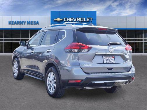 2017 Nissan Rogue SV