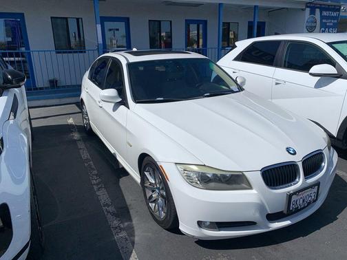 Alpine White 2011 BMW 328 i