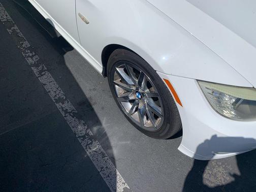 Alpine White 2011 BMW 328 i