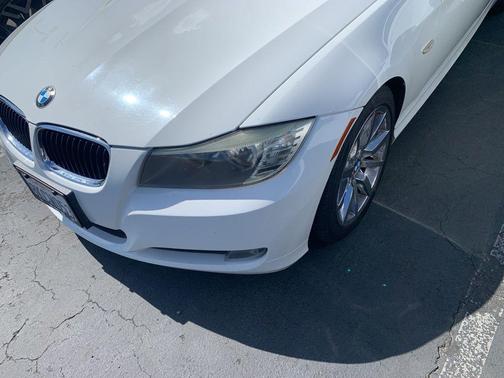 Alpine White 2011 BMW 328 i