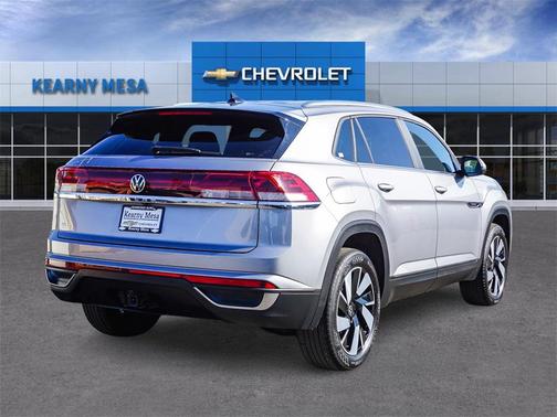 2024 Volkswagen Atlas Cross Sport 2.0T SE w/Technology