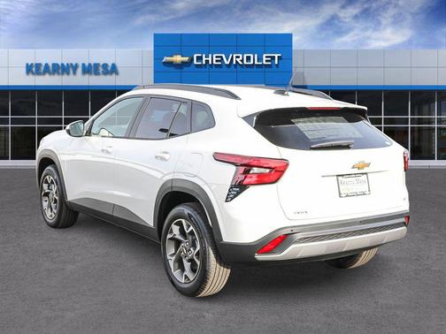 Summit White 2026 Chevrolet Trax LT