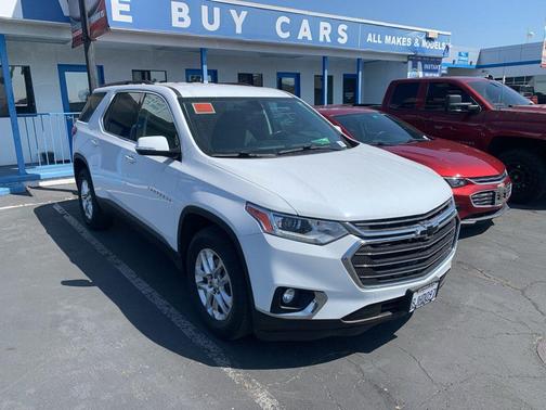 Summit White 2019 Chevrolet Traverse LT Cloth