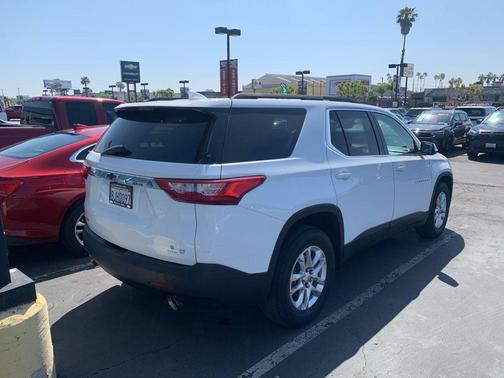 Summit White 2019 Chevrolet Traverse LT Cloth