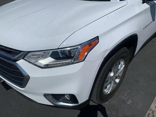 Summit White 2019 Chevrolet Traverse LT Cloth