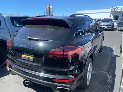 2018 Porsche Cayenne Base