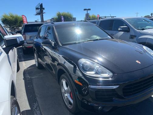 2018 Porsche Cayenne Base