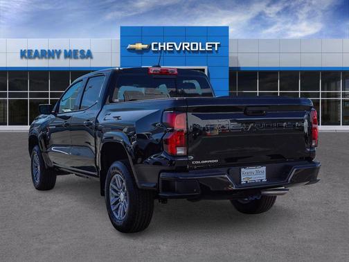 Black 2026 Chevrolet Colorado LT