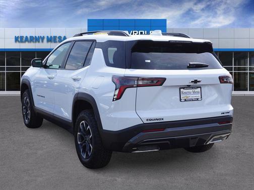 Polar White Tricoat 2026 Chevrolet Equinox ACTIV