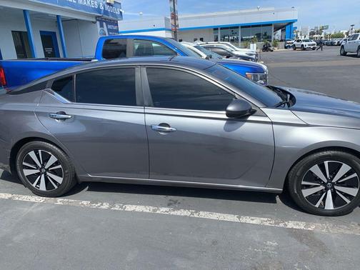 Gun Metallic 2022 Nissan Altima 2.5 SV