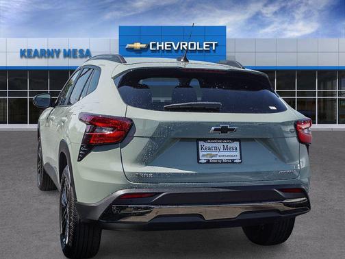 Cacti Green 2026 Chevrolet Trax FWD ACTIV