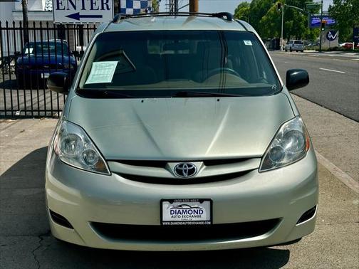 2010 Toyota Sienna LE