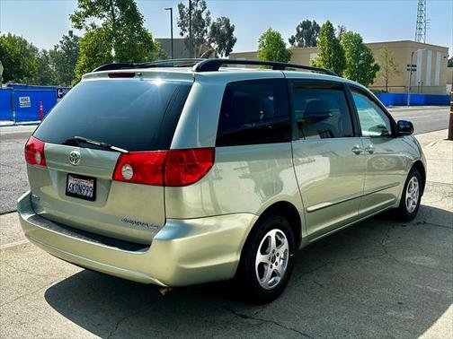 2010 Toyota Sienna LE