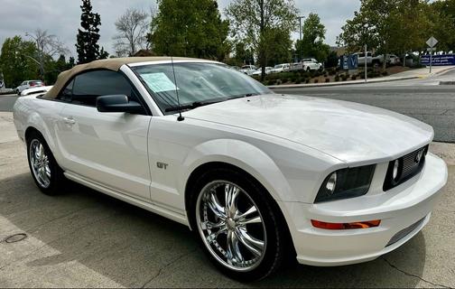 WHITE 2006 Ford Mustang GT Premium