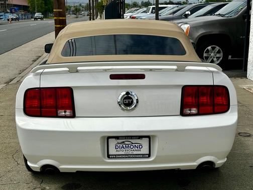 WHITE 2006 Ford Mustang GT Premium