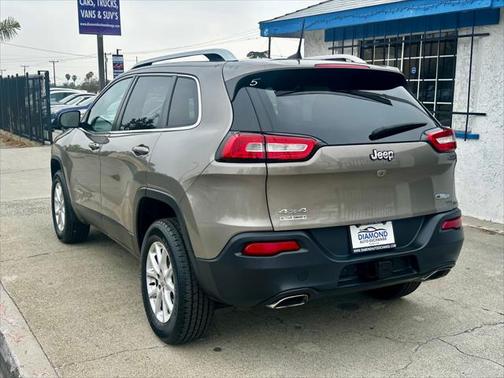 2016 Jeep Cherokee Sport