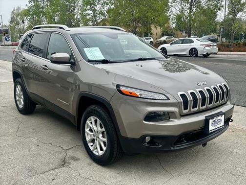 2016 Jeep Cherokee Sport