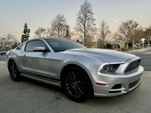 2013 Ford Mustang V6 Premium