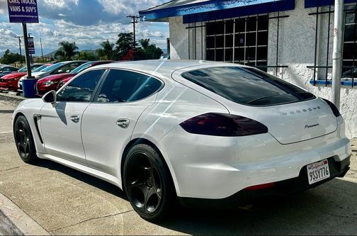 2014 Porsche Panamera 4