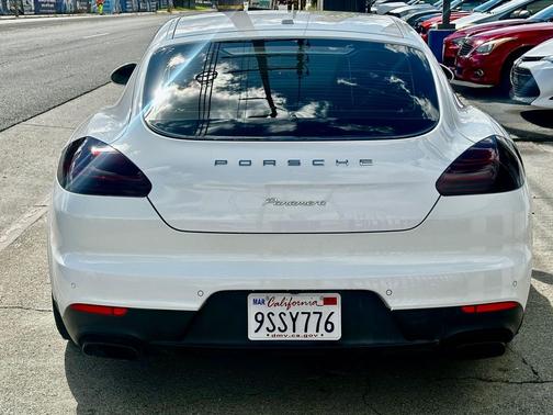 2014 Porsche Panamera 4