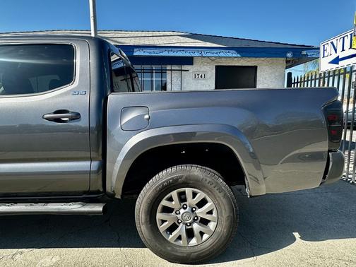 2017 Toyota Tacoma SR5