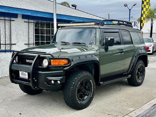 GREEN 2010 Toyota FJ Cruiser Base SUV