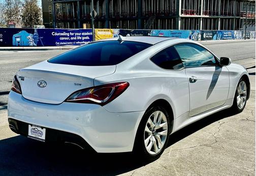 2014 Hyundai Genesis Coupe 2.0T Premium