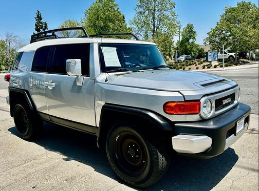 SILVER 2007 Toyota FJ Cruiser Base