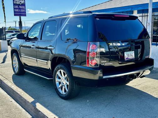 2011 GMC Yukon Denali
