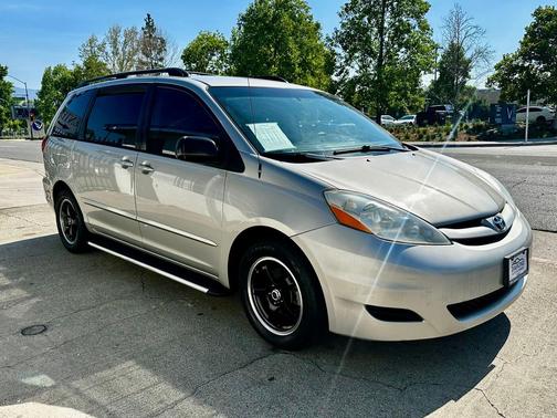 2007 Toyota Sienna LE