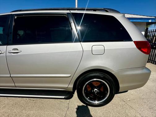 2007 Toyota Sienna LE