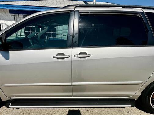 2007 Toyota Sienna LE
