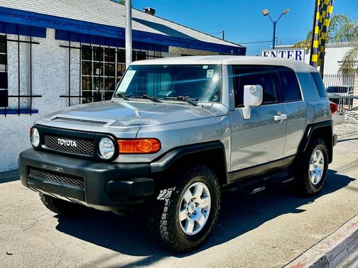SILVER 2010 Toyota FJ Cruiser Base SUV