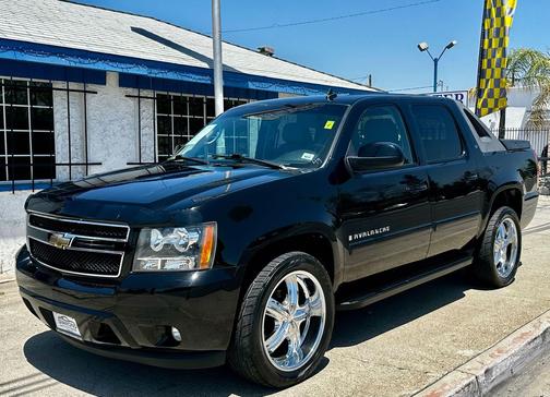 Black 2008 Chevrolet Avalanche 1500 LT