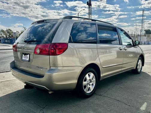 2006 Toyota Sienna LE