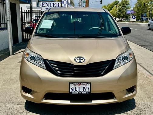 2012 Toyota Sienna LE