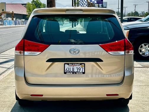 2012 Toyota Sienna LE