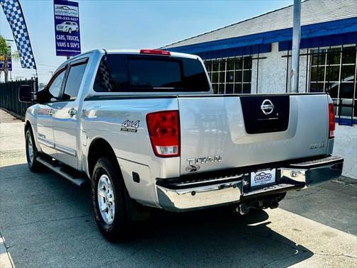 2005 Nissan Titan LE Crew Cab