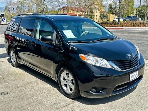 2011 Toyota Sienna LE