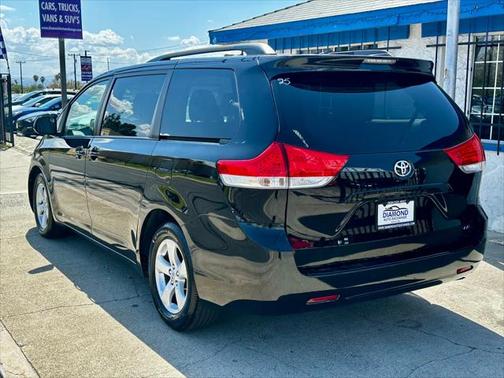 2011 Toyota Sienna LE