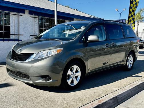 2012 Toyota Sienna LE