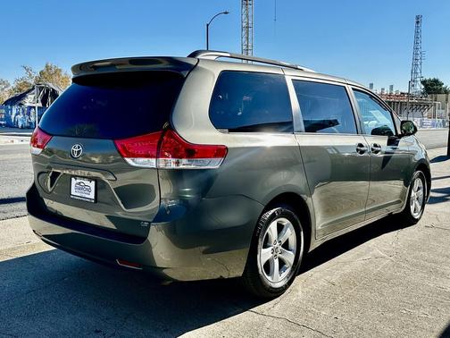 2012 Toyota Sienna LE