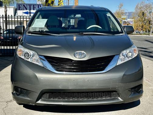2012 Toyota Sienna LE