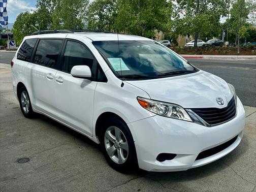 2012 Toyota Sienna LE