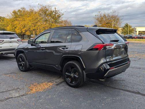 2020 Toyota RAV4 Hybrid SE