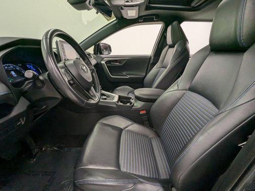 2020 Toyota RAV4 Hybrid SE