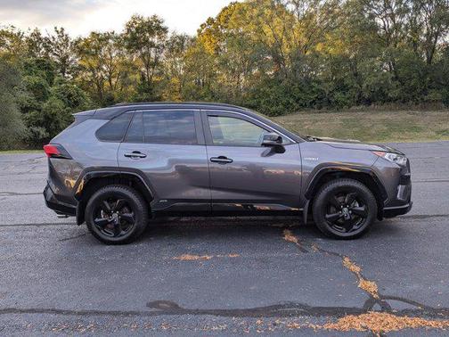 2020 Toyota RAV4 Hybrid SE